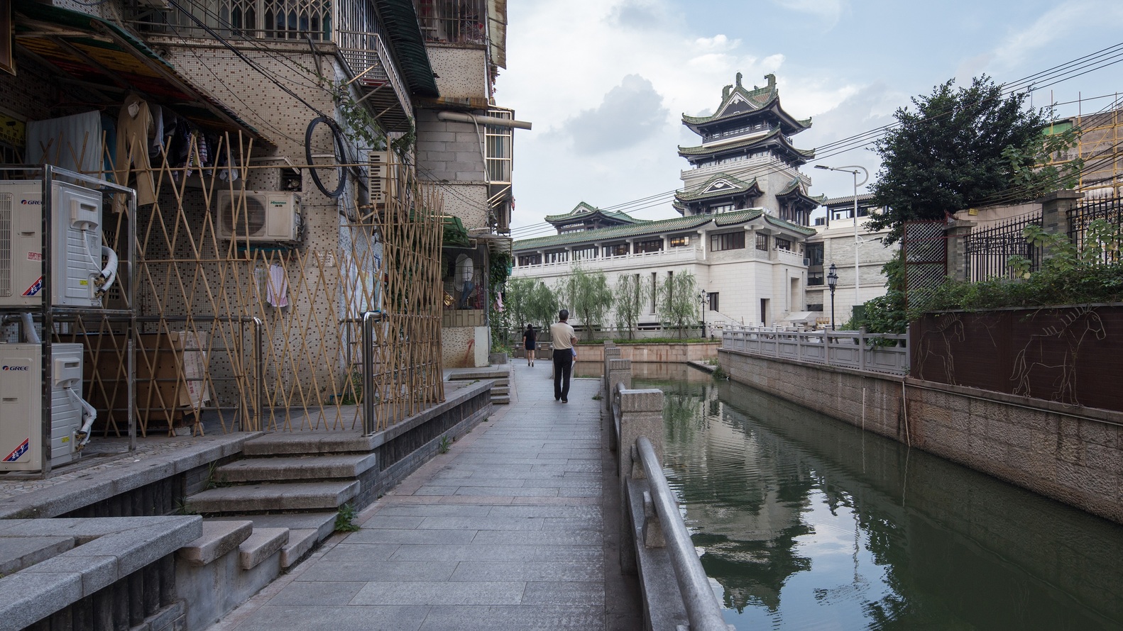 粵劇藝術(shù)博物館與市民生活的連接（張超建筑攝影工作室攝）2.jpg