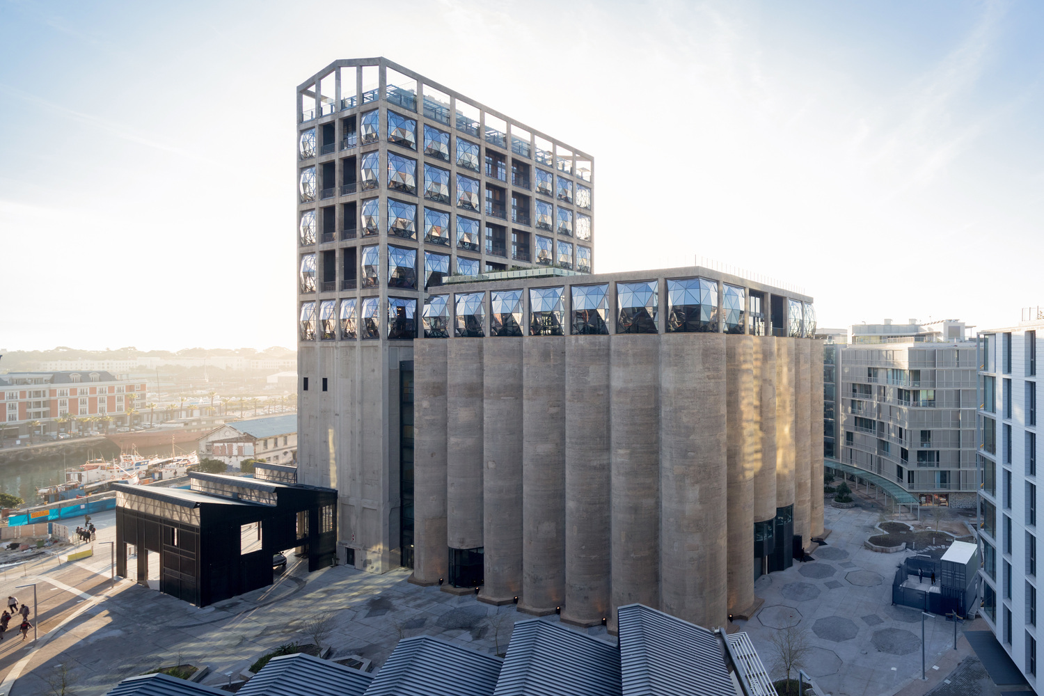 776_3_HR_ZeitzMOCAA_HeatherwickStudio_Credit_Iwan_Baan_View_of_Zeitz_MOCAA_in_Silo_Square.jpg