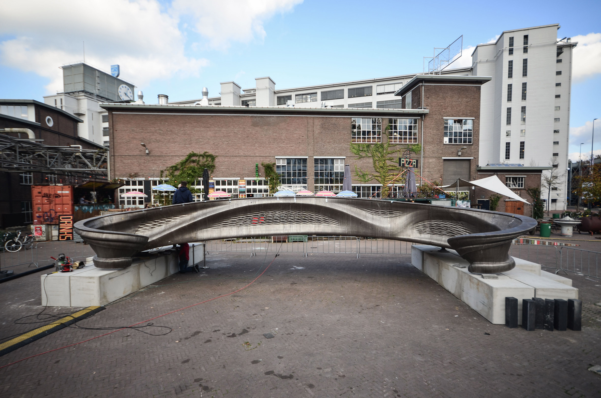 3d-printed-bridge-dutch-design-week-amsterdam-design-netherlands-news-infrastructure_dezeen_2364_col_5.jpg