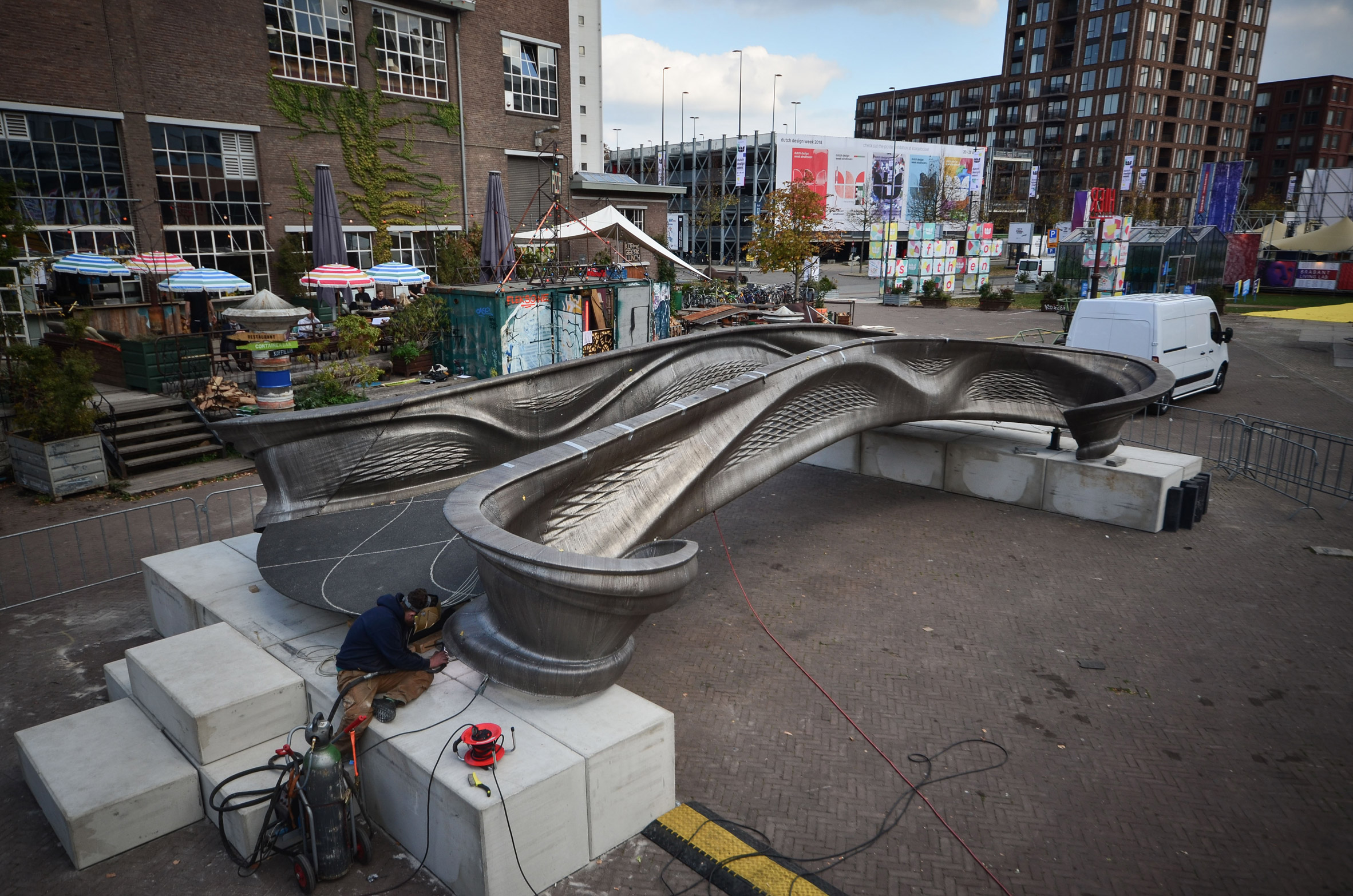 3d-printed-bridge-dutch-design-week-amsterdam-design-netherlands-news-infrastructure_dezeen_2364_col_4.jpg