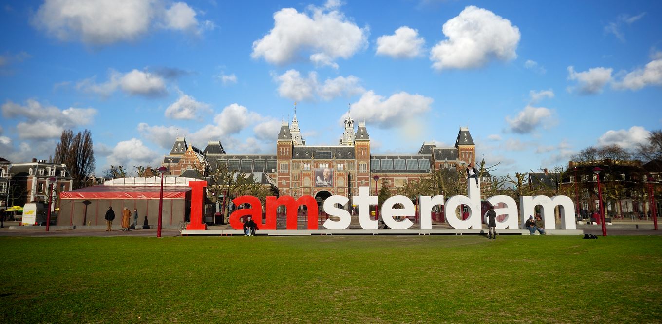 I-amsterdam-Sign.jpg