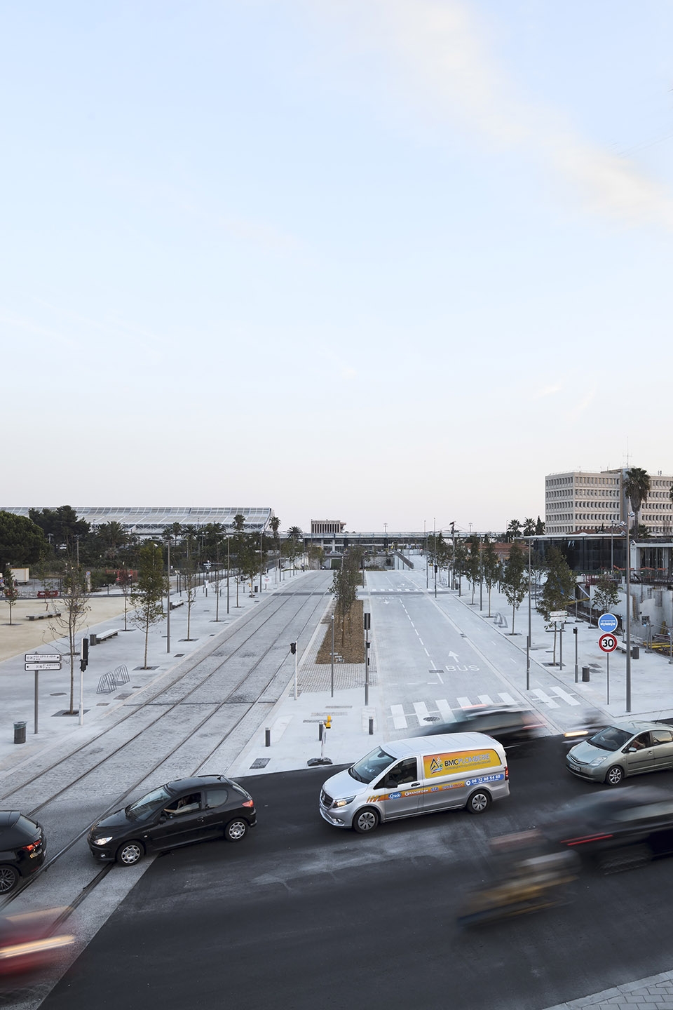 010-the-central-axis-of-the-new-multimodal-hub-in-nice-grand-arenas-by-mateo-arquitectura-960x1440.jpg