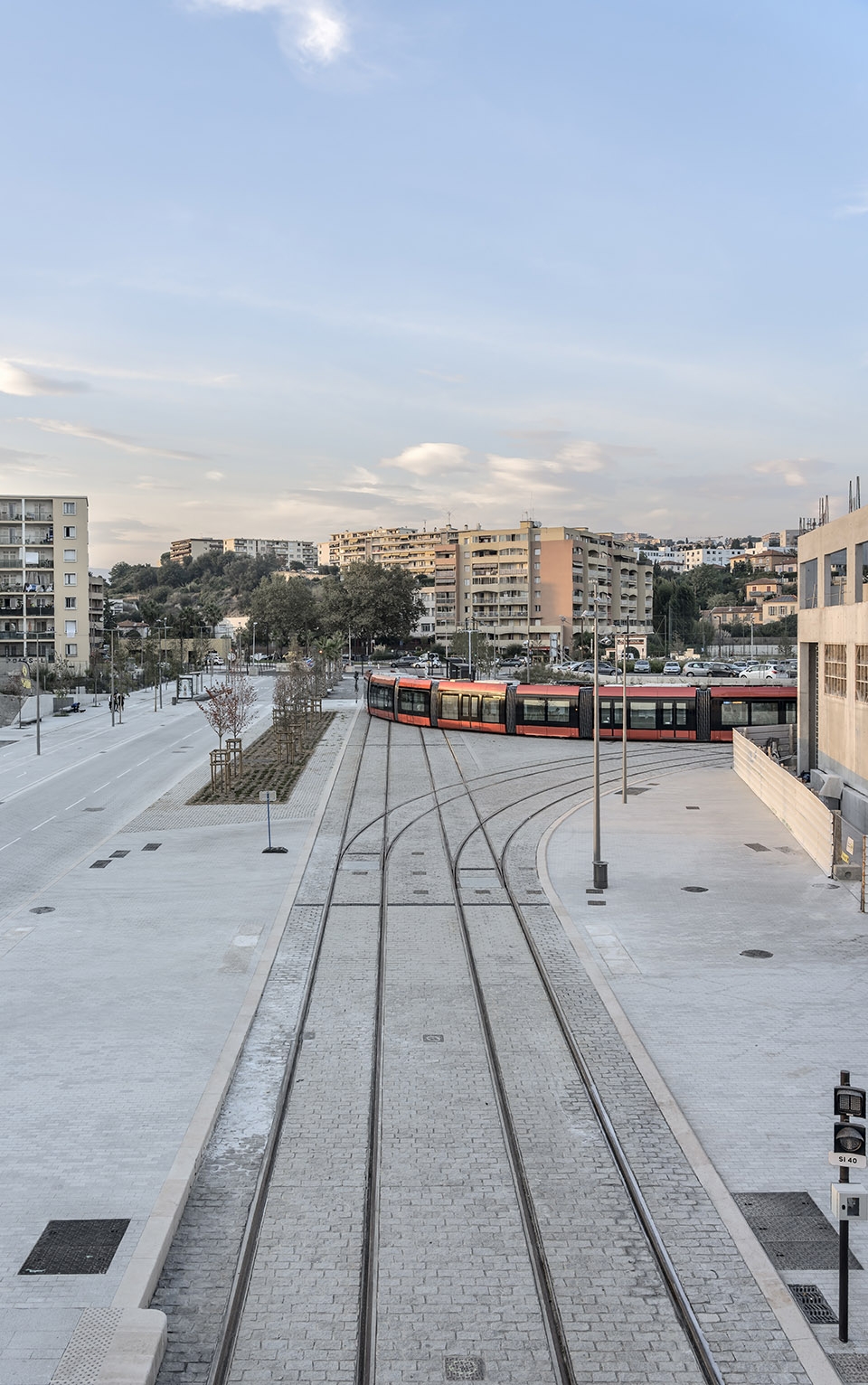 014-the-central-axis-of-the-new-multimodal-hub-in-nice-grand-arenas-by-mateo-arquitectura-960x1532.jpg