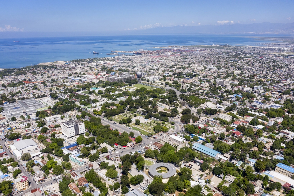 005-french-embassy-in-haiti-by-explorations-architecture-960x639.jpg