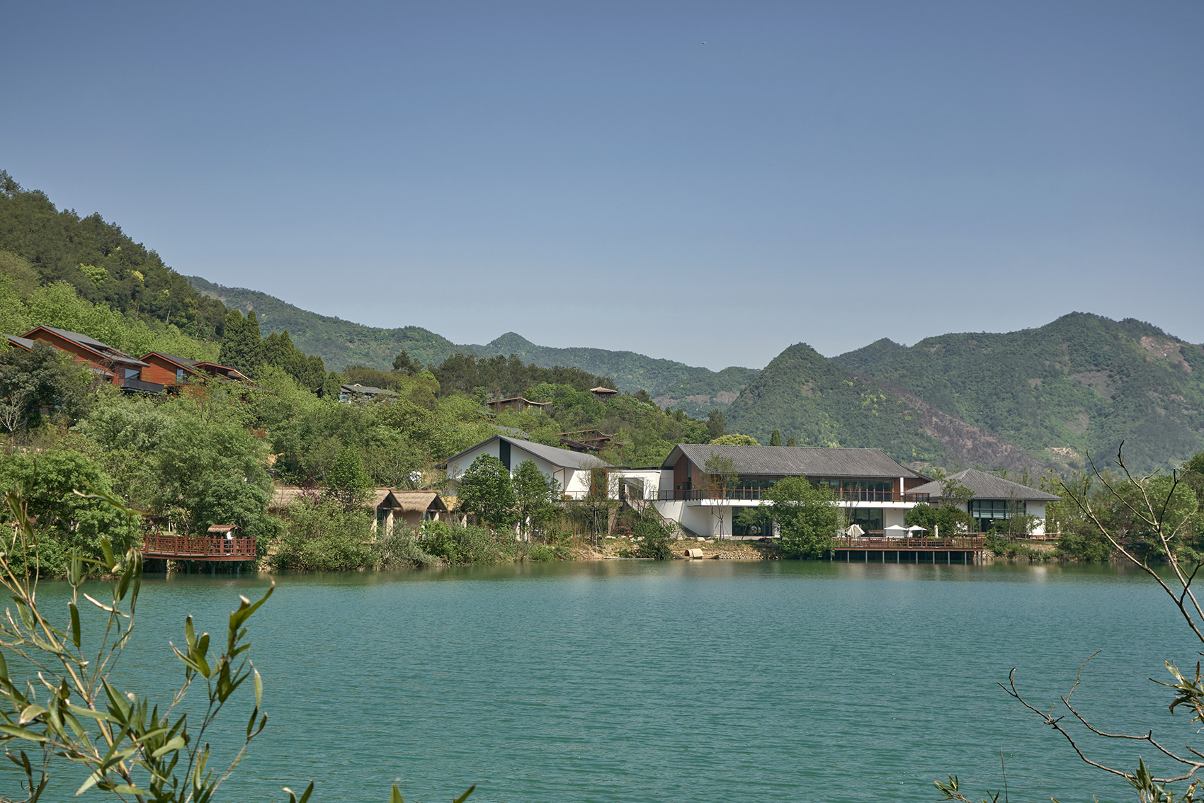 002-fuchun-mountain-resort-china-by-the-design-institute-of-landscape-architecture-china-academy-of-art.jpg