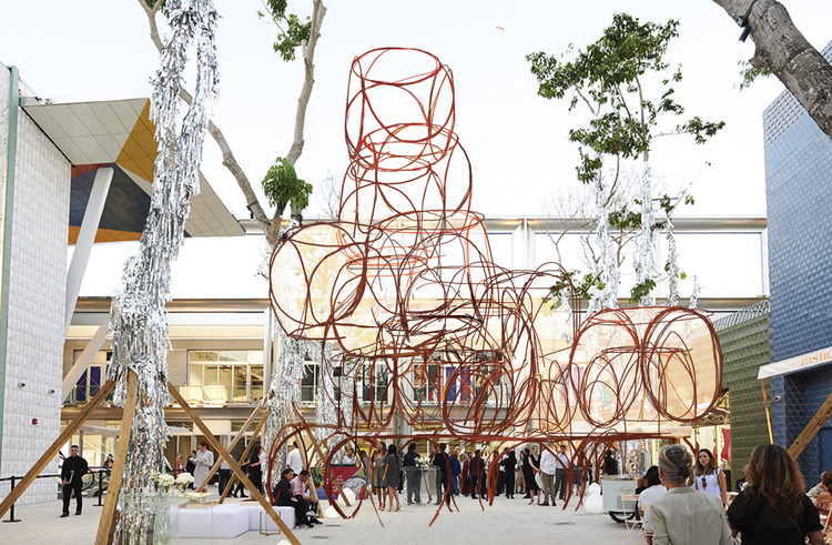 Prototype_sculpture_by_sculptor_Yona_Friedman_for_the_Miami_Design_District.jpg