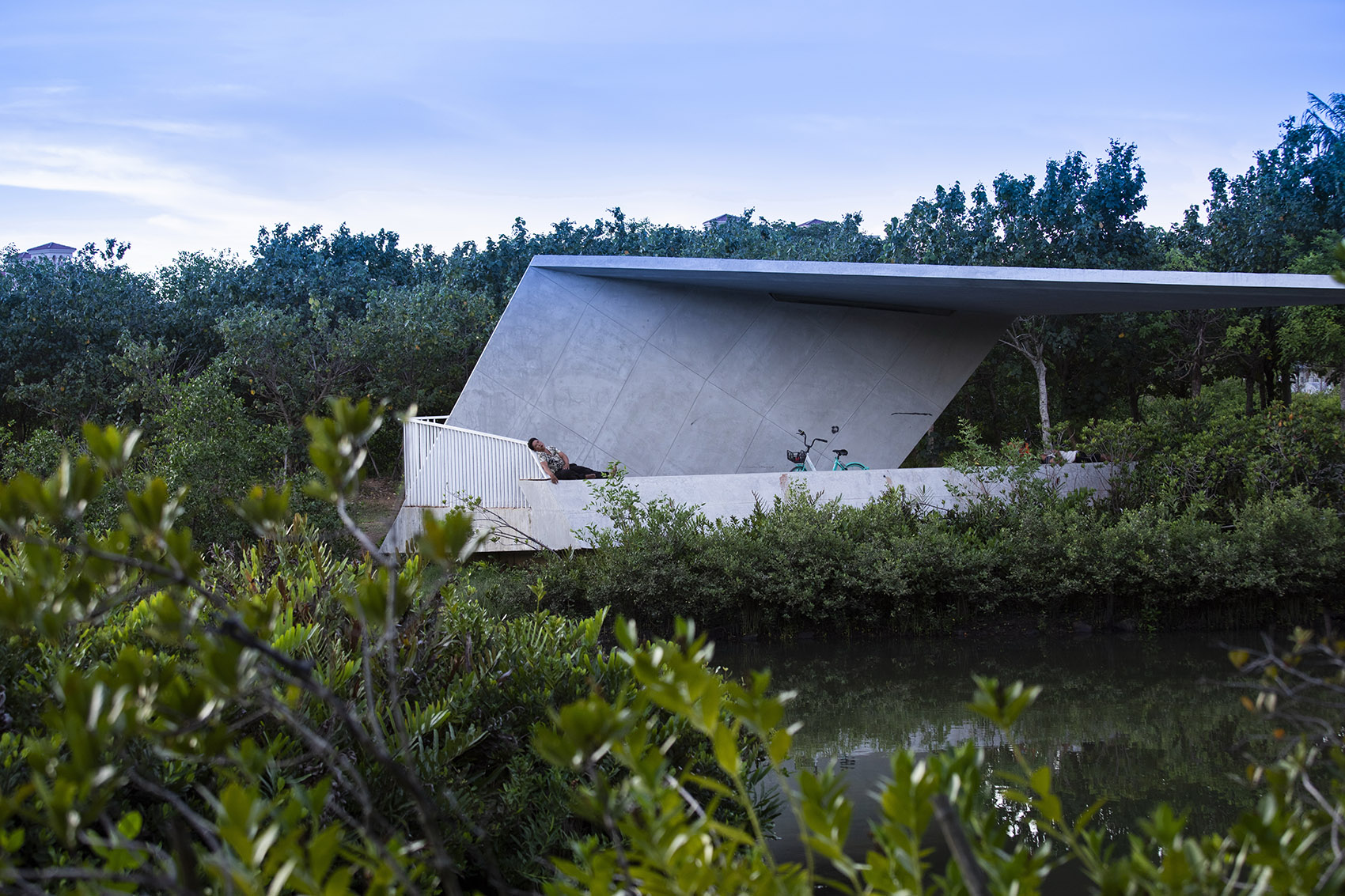 001-sanya-mangrove-park-china-by-turenscape.jpg