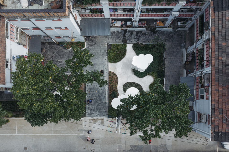 003-cloud-in-gutter-china-by-wutopia-lab-960x639.jpg