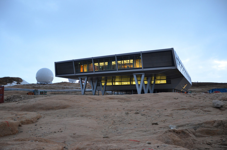 Abend_2.Bharati.bof_Architekten_IMS.copyright_NCAOR_(National_Centre_for_Antarctic_and_Ocean_Research.jpg