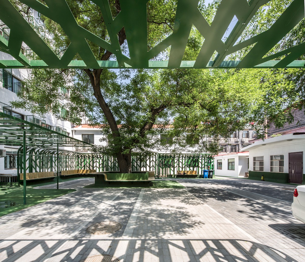 MAT_tree courtyard_photo_panorama2.jpg