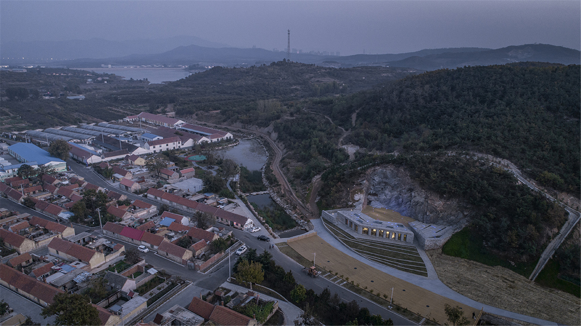 15-夜晚鳥瞰 Bird's eye view of architecture at night.jpg