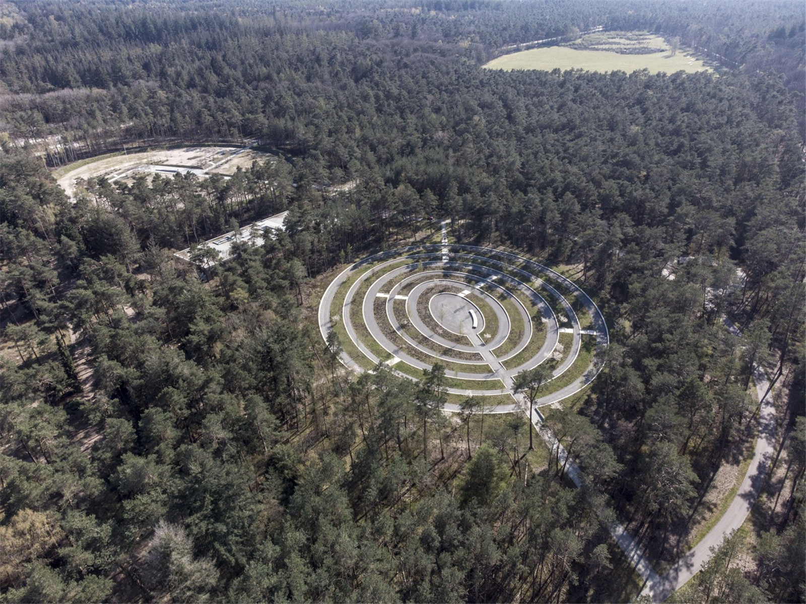 2. Karres en Brands - Loenen Memorial Extension.jpg