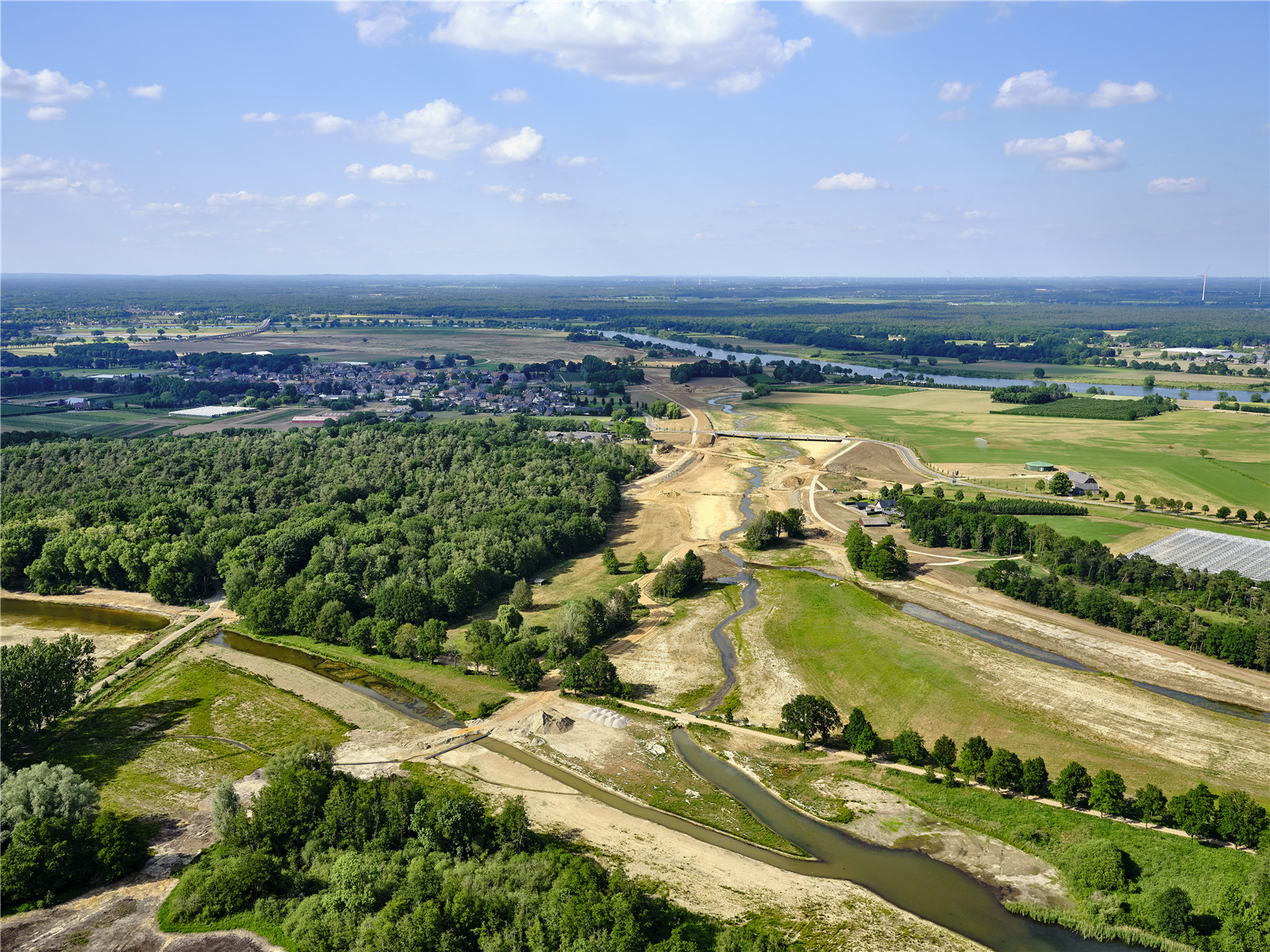 aerial foto during construction_foto siebe swart.jpg