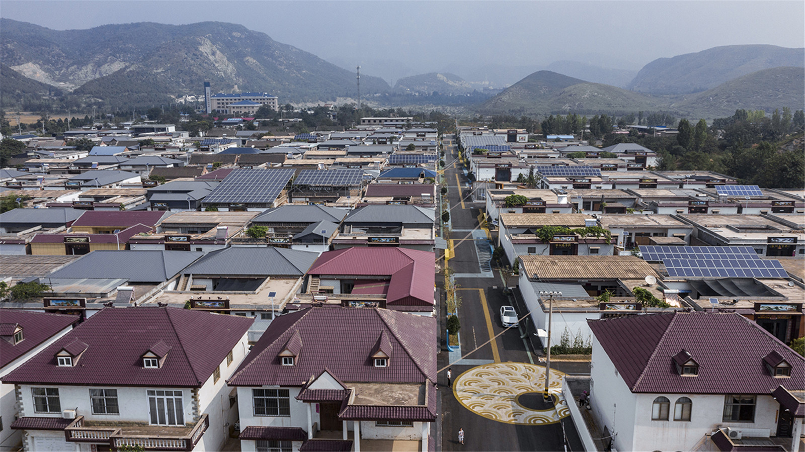 01_宰灣村鳥瞰，一個(gè)真實(shí)的普通鄉(xiāng)村bird view of Zaiwan village, a real normal village .jpg